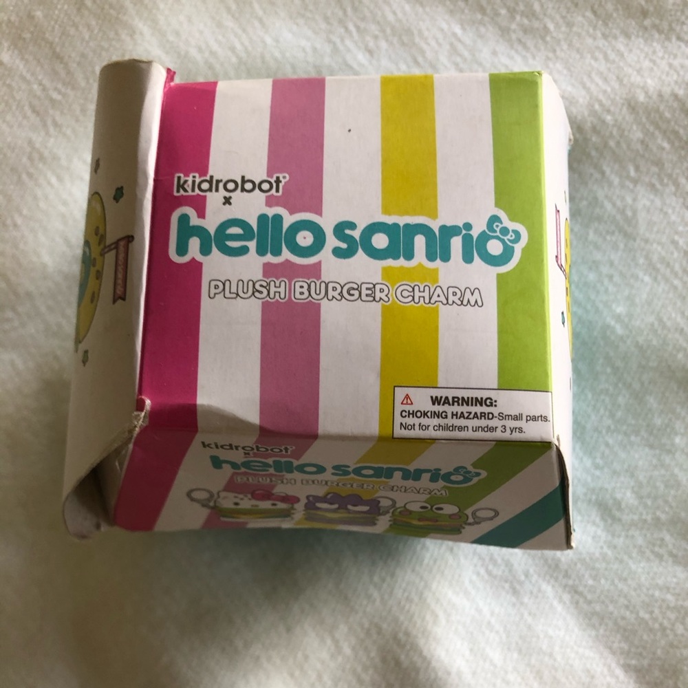 HELLO SANRIO PLUSH BURGER CHARMS BY KIDROBOT S/0 3